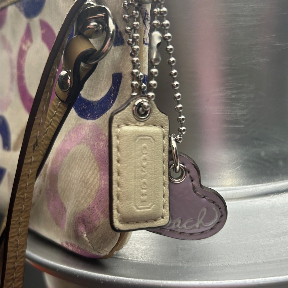 Coach Gesso Op Art Metallic Wristlet - Picture 3 of 16